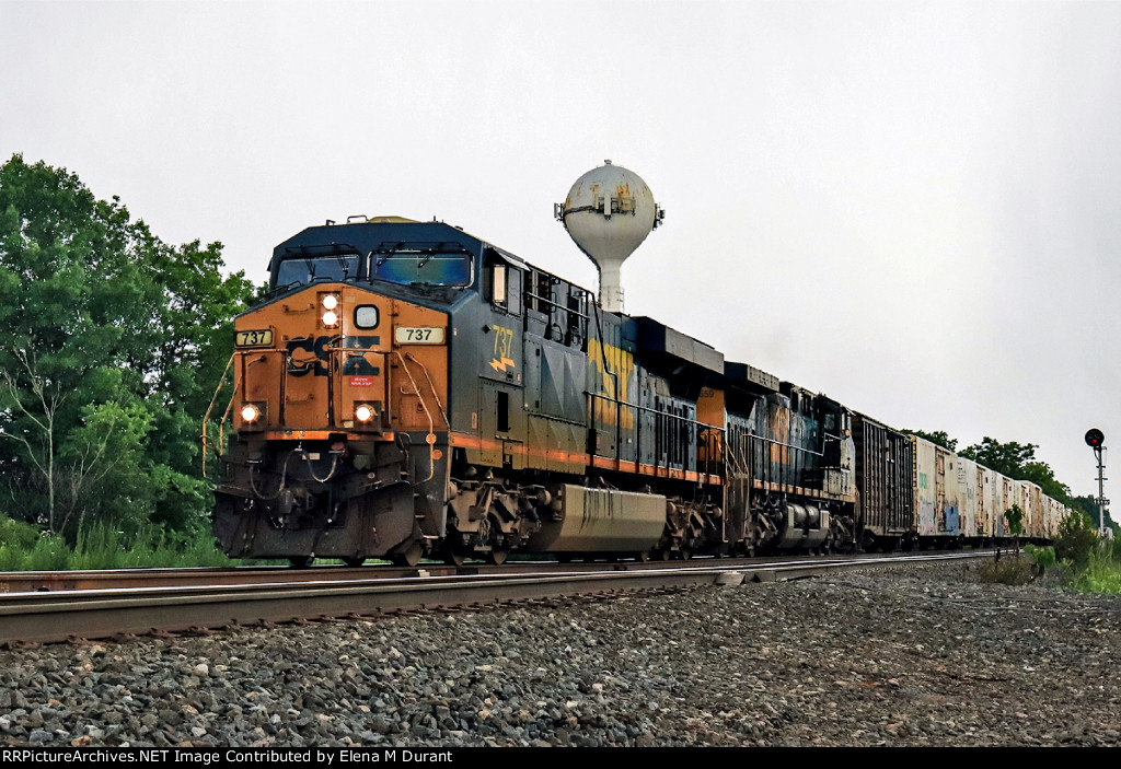 CSX 737 on I-032